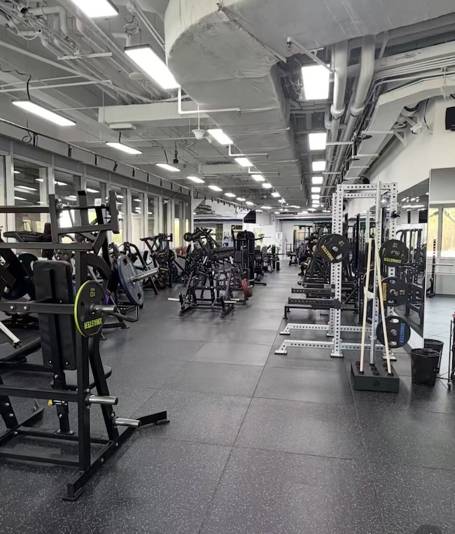 Free Weight Equipment Buying Guide: Don’t Buy More—Build a Better Free-Weight Area Free Weight Equipment Buying Guide: Don’t Buy More—Build a Better Free-Weight Area